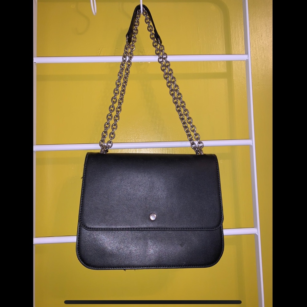 Black crossbody with adjustable chained strap